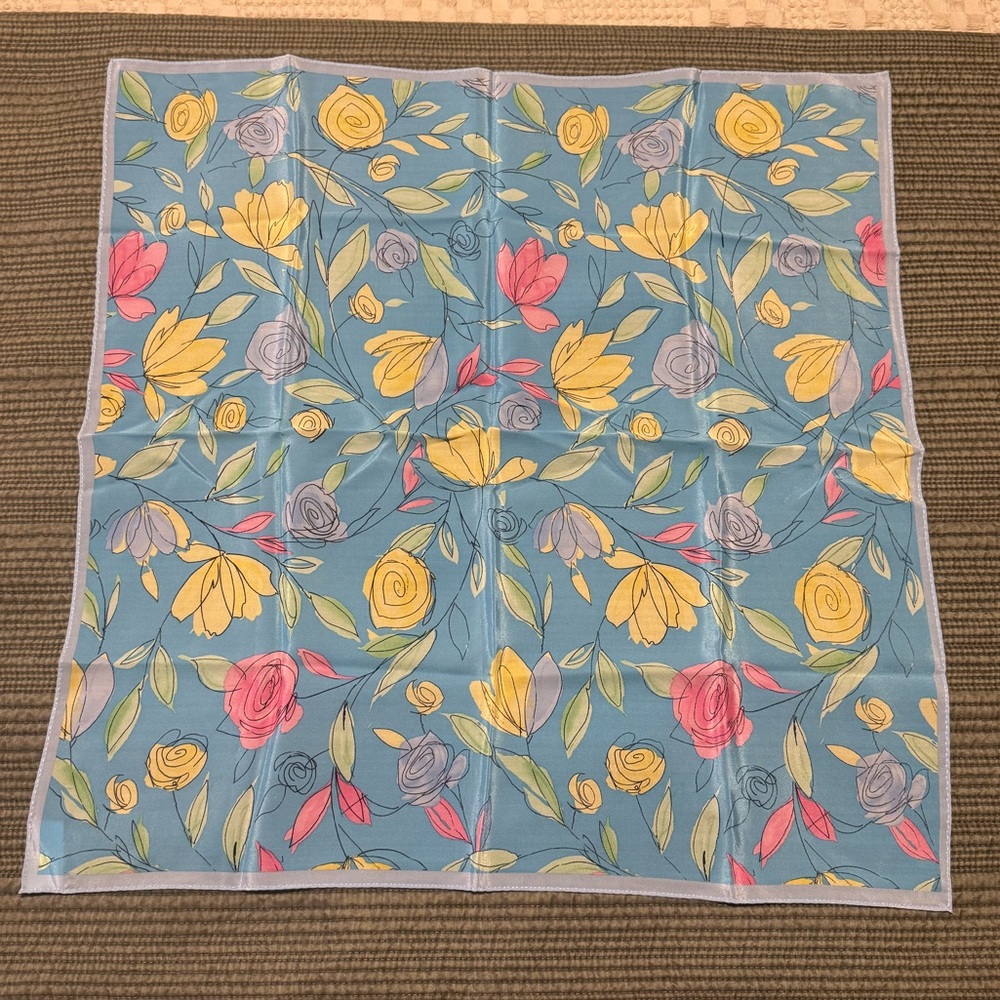 4 Vibrant Square Scarves - Picture 7 of 10